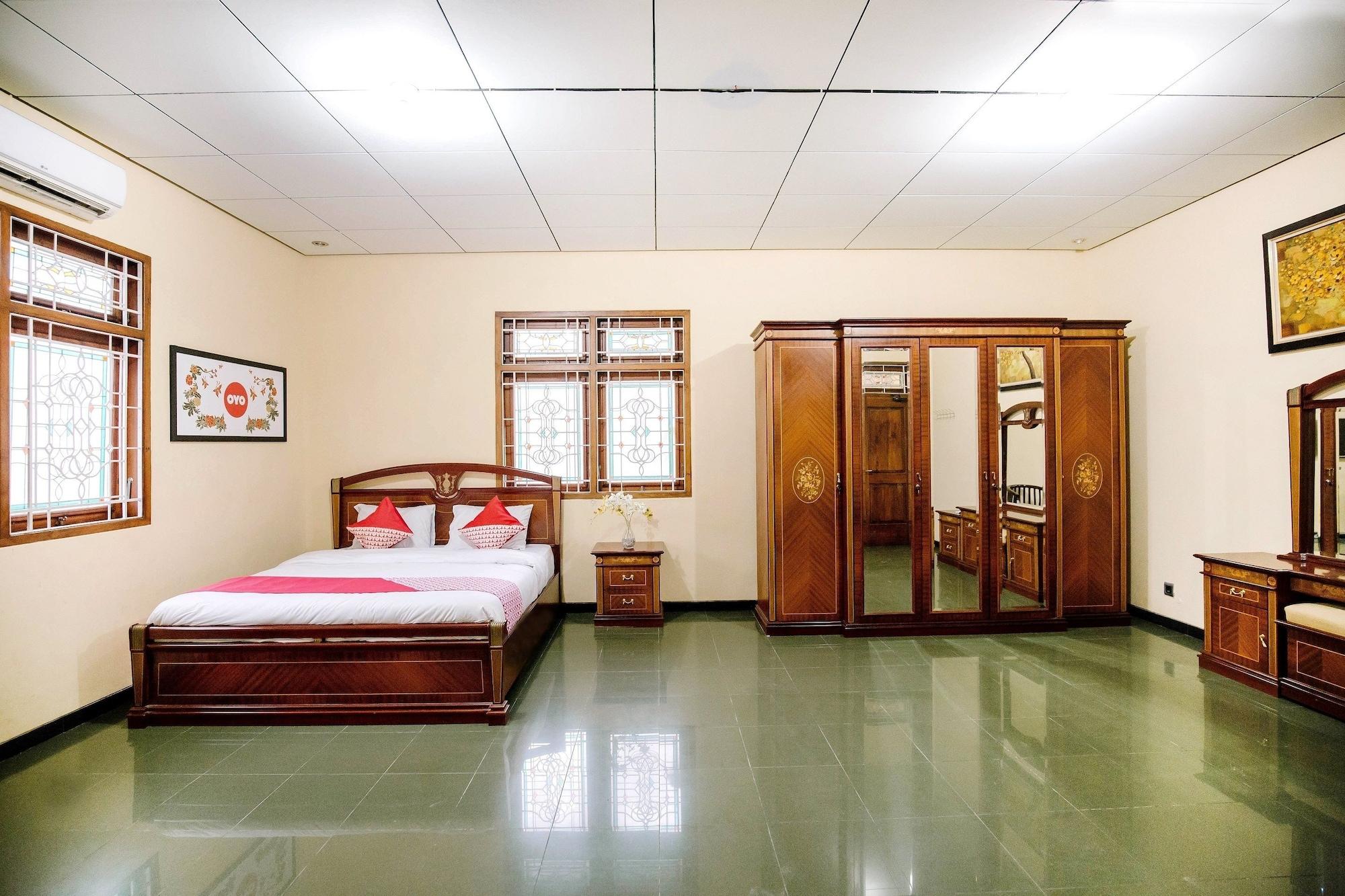 Oyo 986 Authentic Osing Homestay Banyuwangi  Dış mekan fotoğraf