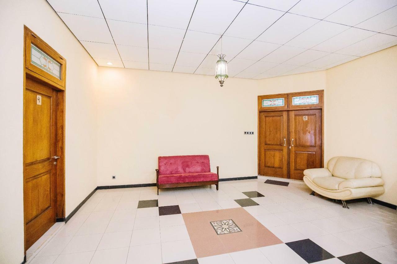 Oyo 986 Authentic Osing Homestay Banyuwangi  Dış mekan fotoğraf